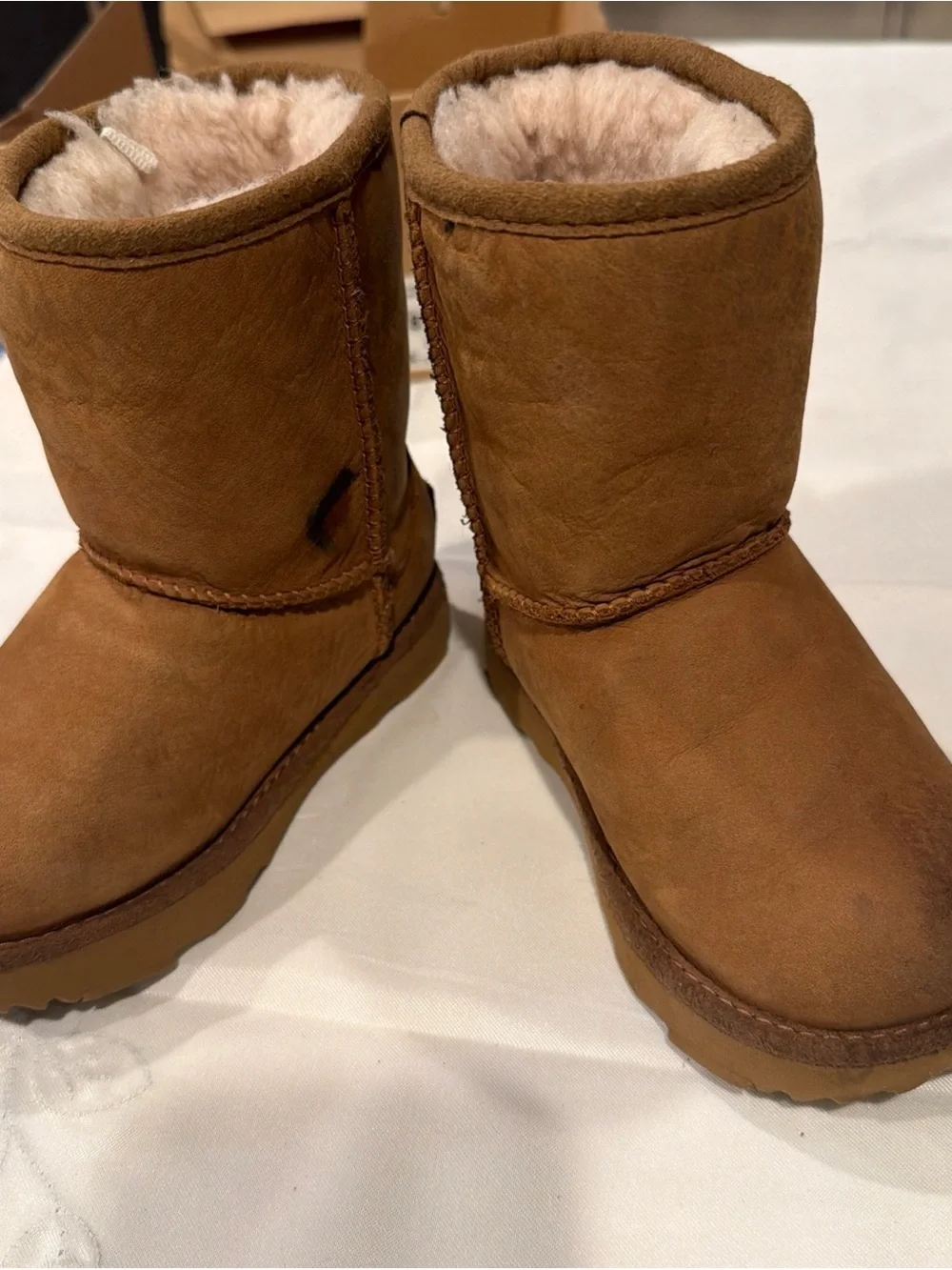 UGG Kids Chestnut Brown Shearling-Lined Mittens